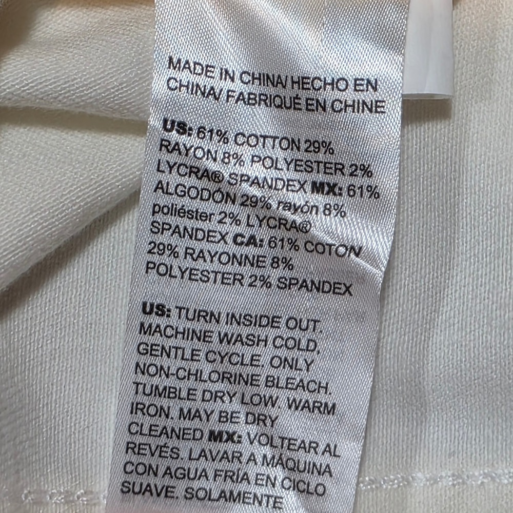 NWT Chico's 1 Medium White Mid-Length Denim Jacket Fray Hem Side Slits Shacket - Picture 13 of 16
